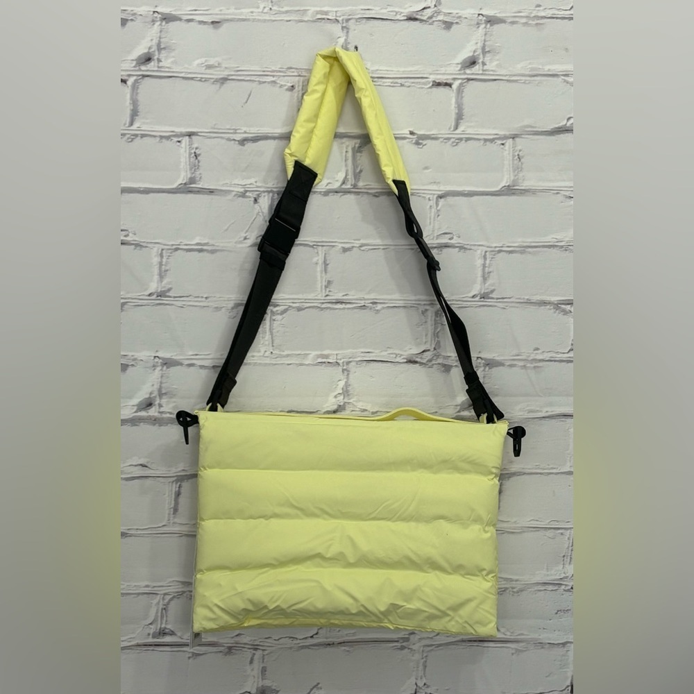 NWT RAINS Loop Crossbody Bag Straw - Picture 6 of 9